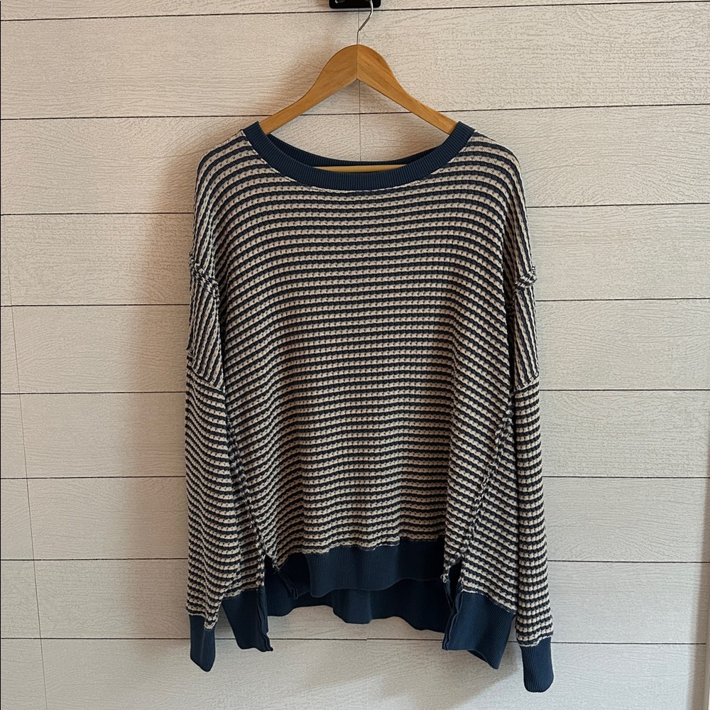 American Eagle ✨ Big Hug Crewneck Waffle Sweatshirt